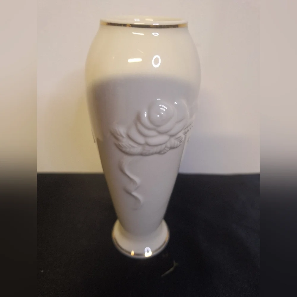Lenox White Ceramic Vase with Raised Floral Motif and Gold Trim 6